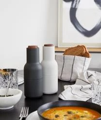 Menu Designer Salz- & Pfeffermühle Bottle Grinder Mit Walnussholzdeckel, 2er-Set -Bloomingville sales 1323642